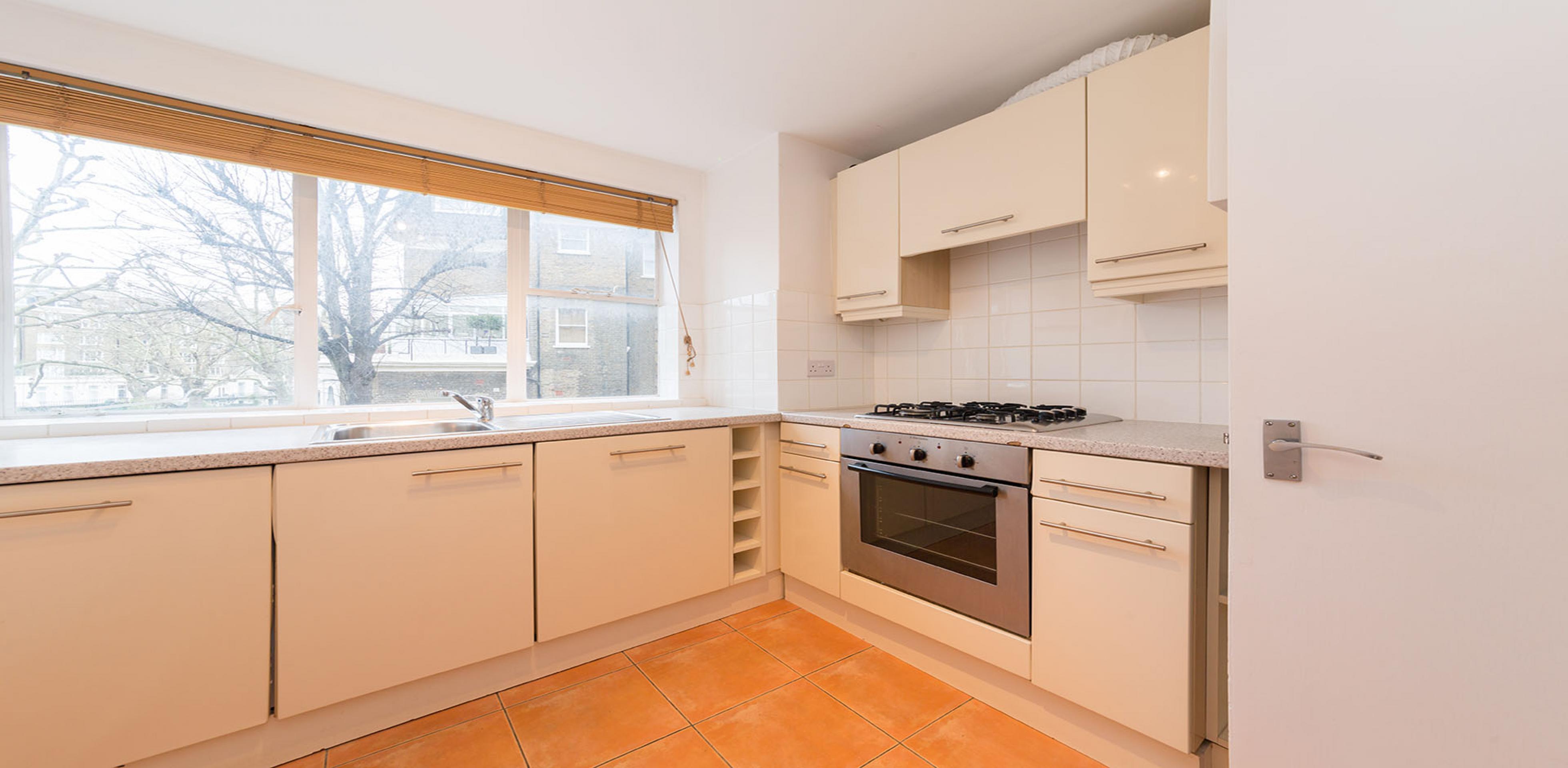 			3 Bedroom, 1 bath, 1 reception Flat			 Clifton Gardens, WARWICK AVENUE / MAIDA VALE  W9